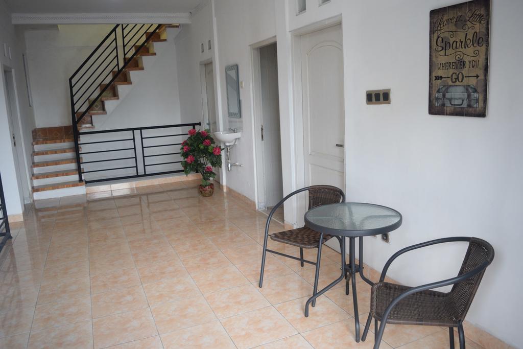 Ndalem Gorongan Guesthouse Maguwo 외부 사진